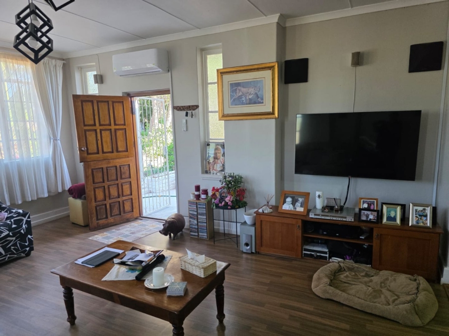  Bedroom Property for Sale in West Bank Western Cape